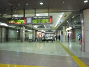 JR上越新幹線 東京駅 武蔵野線・京葉線コンコース この下が乗り場です