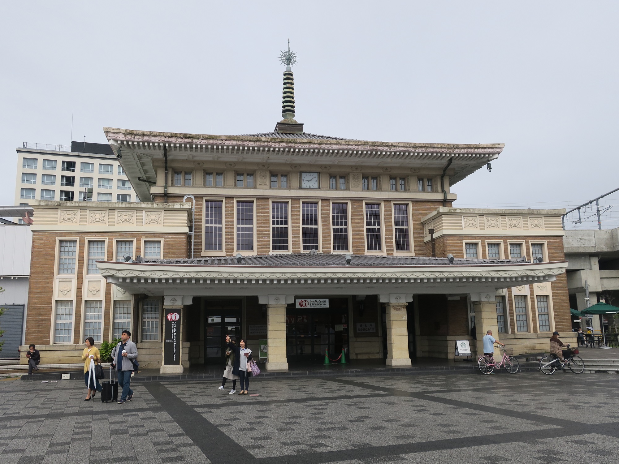 JR関西本線 奈良駅 旧駅舎 現在の奈良市総合観光案内所です