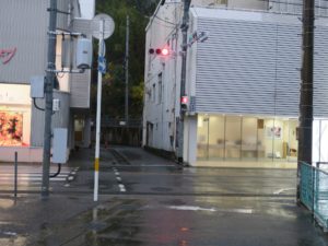 徳島バス 富岡 バス停留所付近 バス停はここを左折します