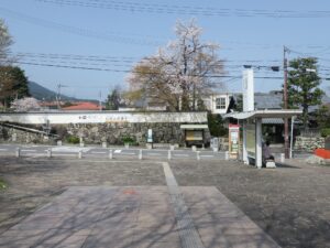 京阪石山坂本線 坂本比叡山口駅 駅前 江若交通バスのバス停があります