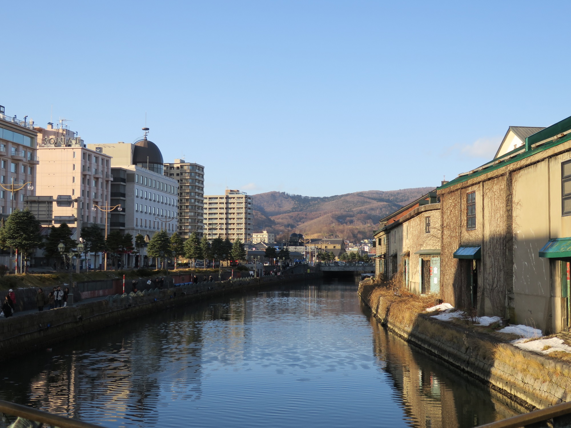 小樽運河 浅草橋から中央橋方向を撮影